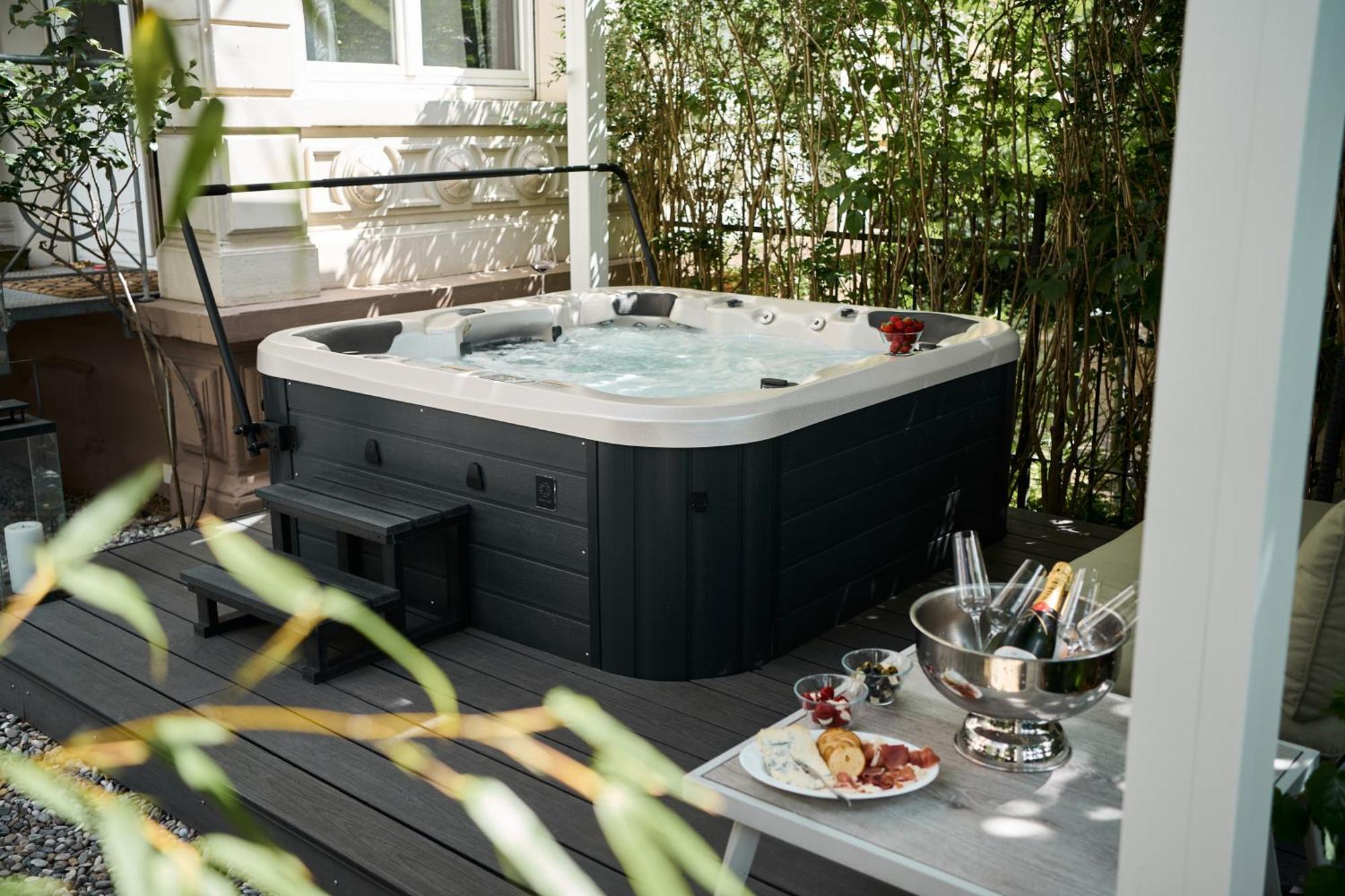 Historical Luxury Homes - Stadtvilla Mit Jacuzzi Und Garten Freiburg im Breisgau Luaran gambar